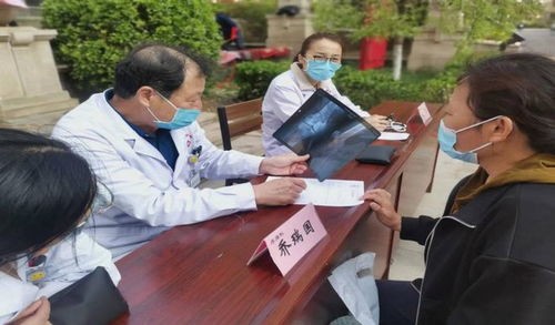 德州市中醫(yī)院健康義診活動走進御景國際小區(qū)，為居民提供專業(yè)養(yǎng)生保健服務(wù)